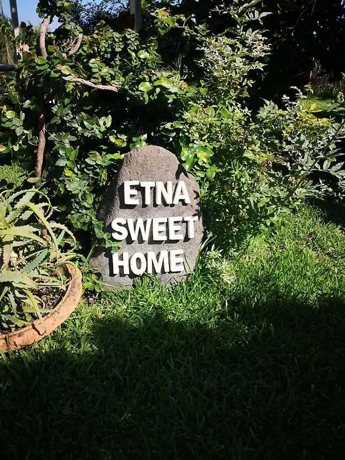 Etna Sweet Home Santa Venerina Casa vacanze